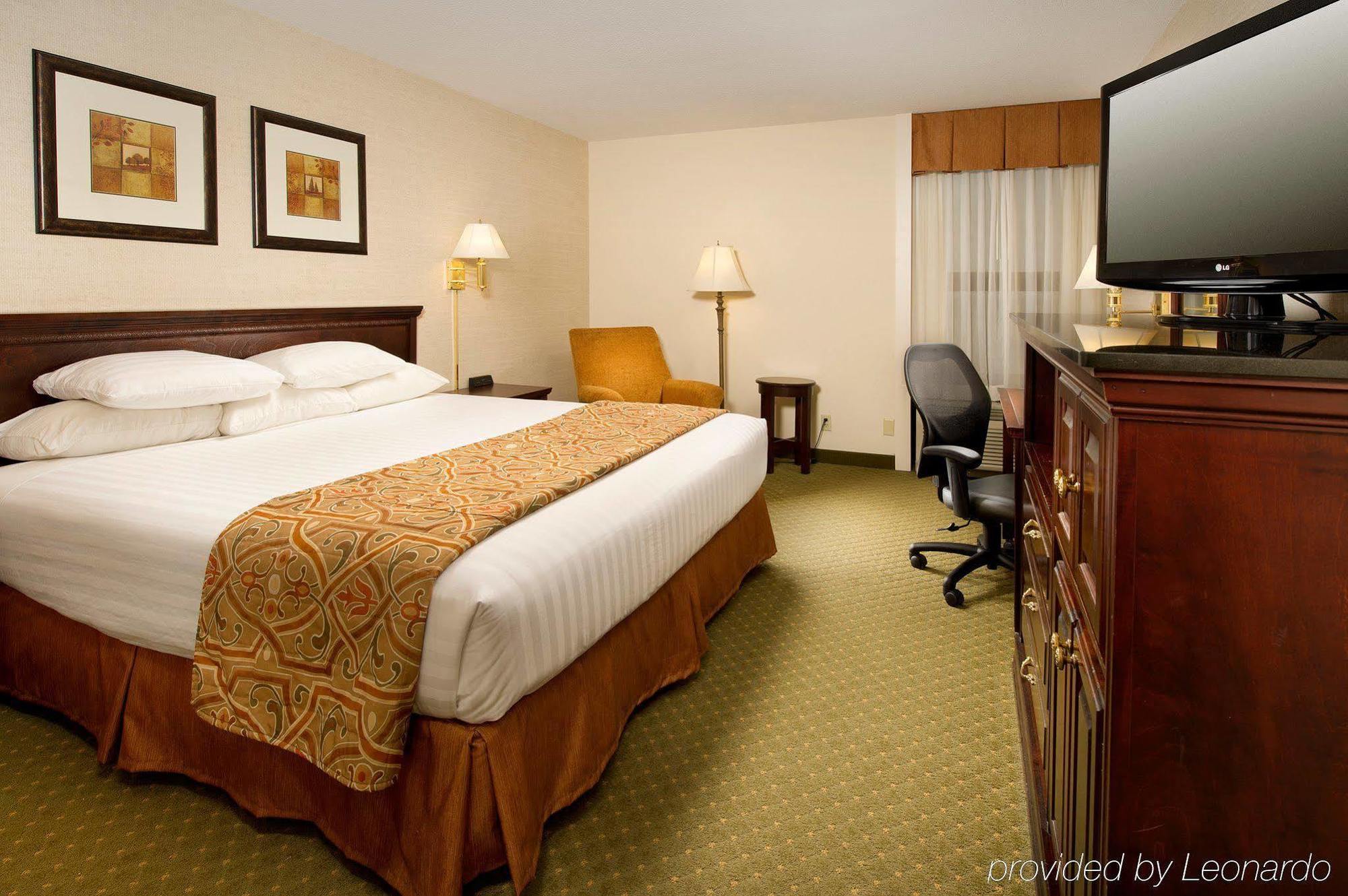 Drury Inn And Suites St Louis Collinsville Exterior photo